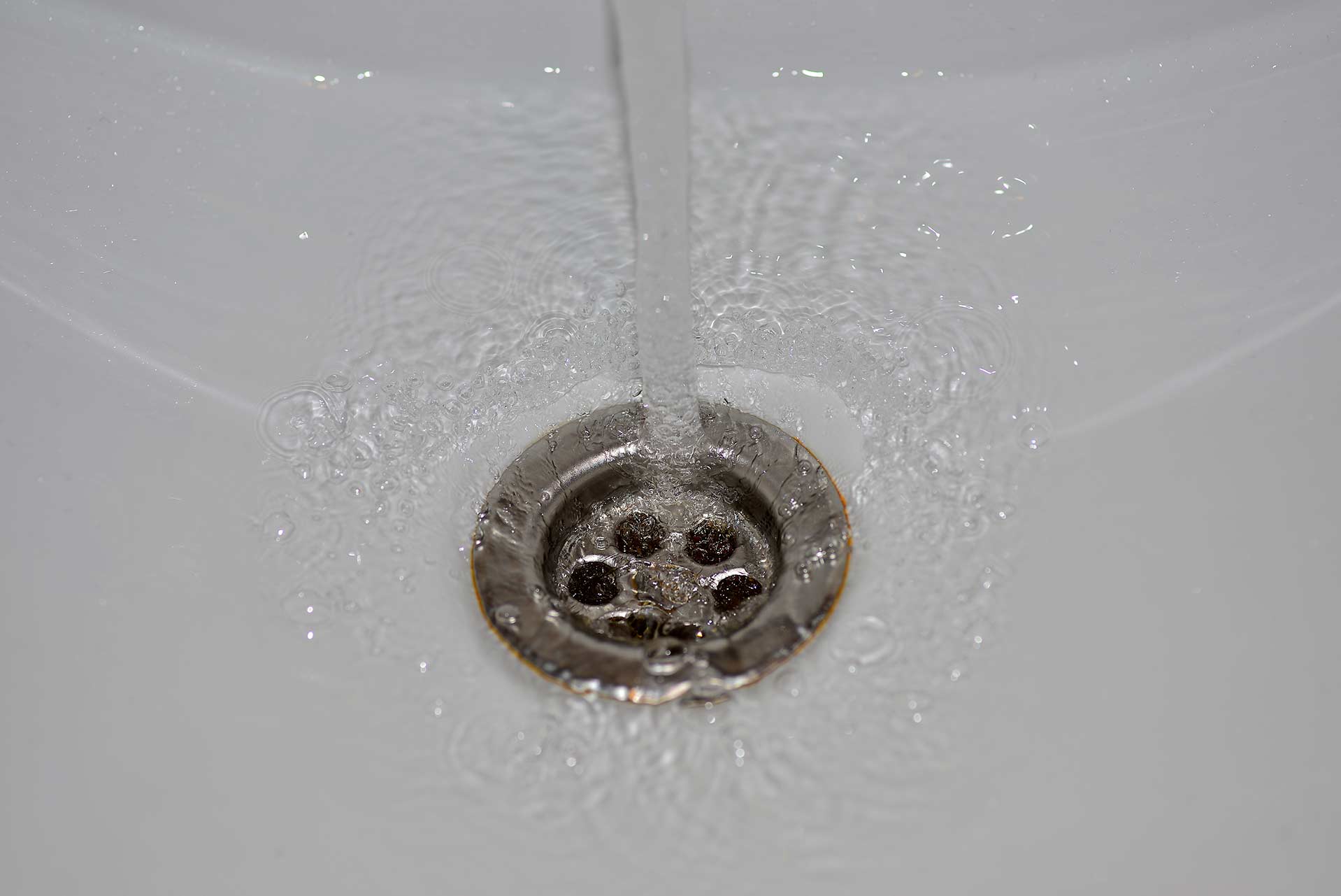 A2B Drains provides services to unblock blocked sinks and drains for properties in Rossington.